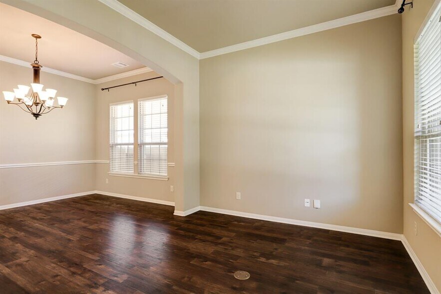 Building Photo - 4919 Grand Chateau Ln