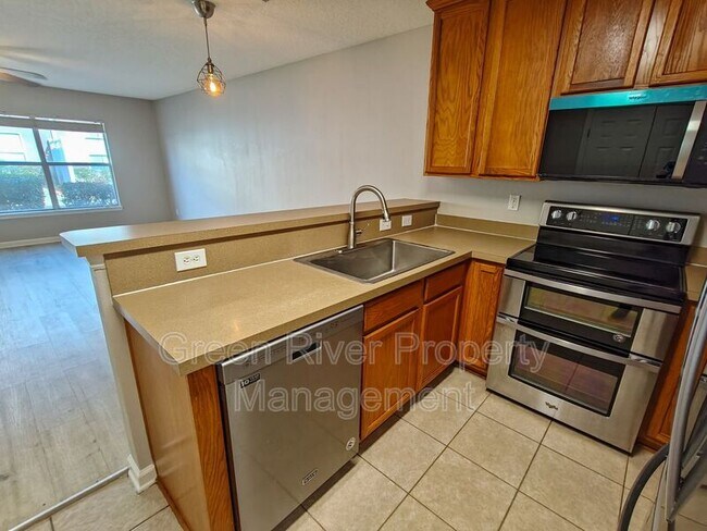 Building Photo - 1500 Calming Water Dr