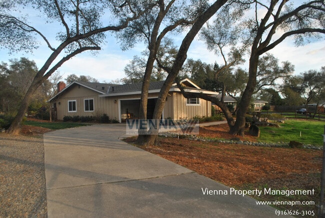 Primary Photo - 7457 Shadow Oaks Ln