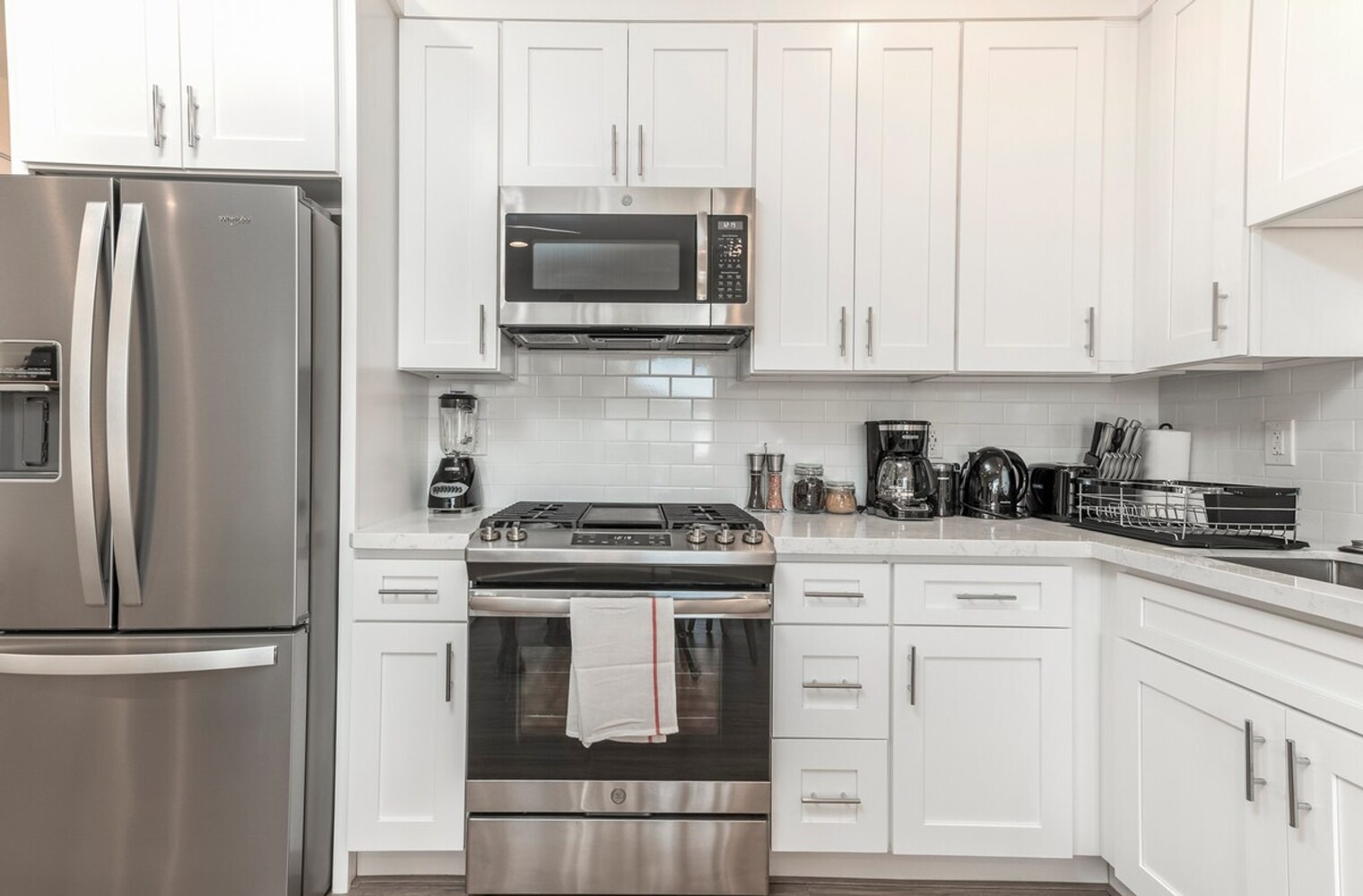 Building Photo - 1562 Lorraine Dr