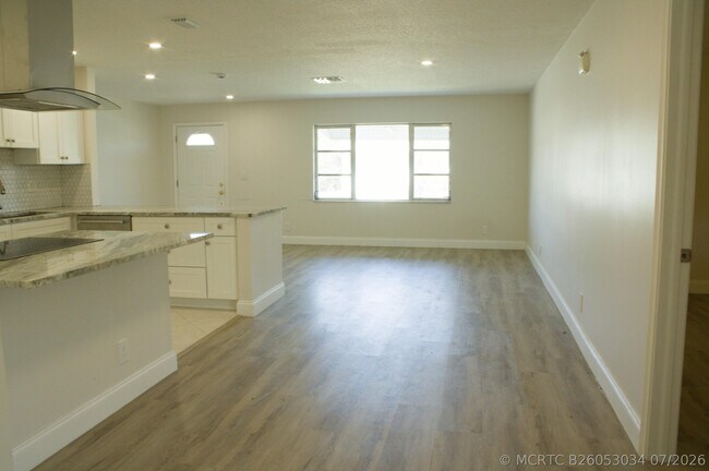 Building Photo - 14243 El Clavel Way