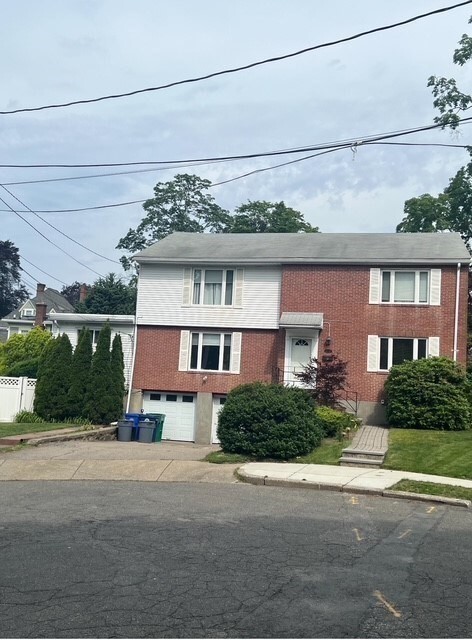 Primary Photo - 15 Glazer Rd