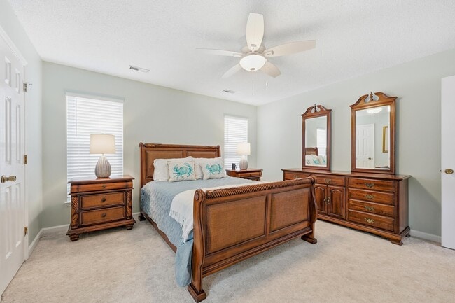 Building Photo - 4363 Spa Dr