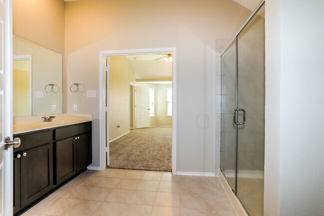 Building Photo - 334 Jewett Meadow Dr