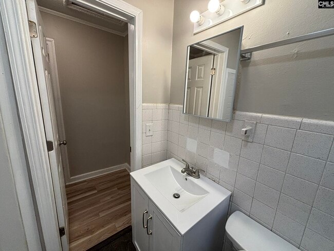 Building Photo - 3800 Fern Ave