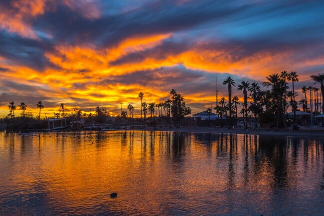 Building Photo - 820 Avalon Ave