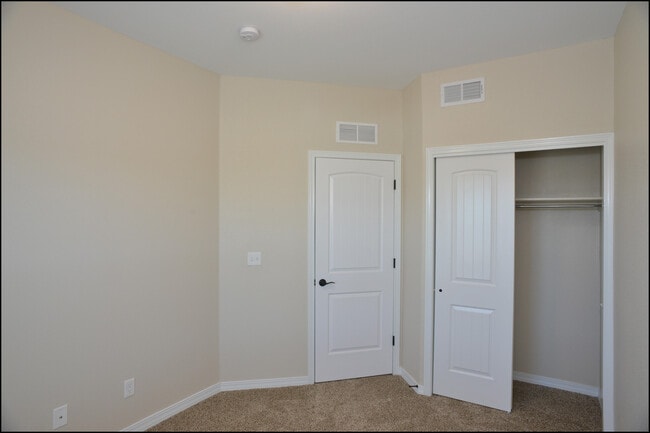 Building Photo - 806 TS Daniel Cadena Dr