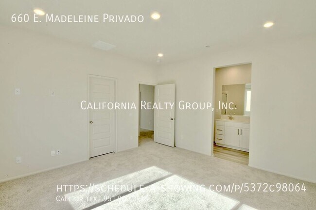 Building Photo - 660 E Madeleine Privado