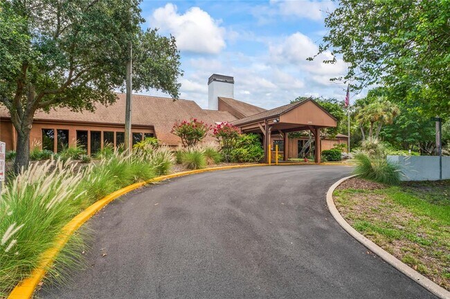 Building Photo - 13009 Wedgewood Way