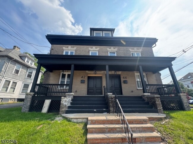 Primary Photo - 44 Prince St