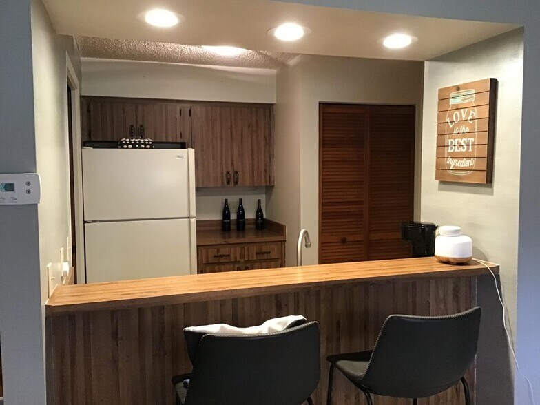 Building Photo - 29300 Bay Hollow Dr