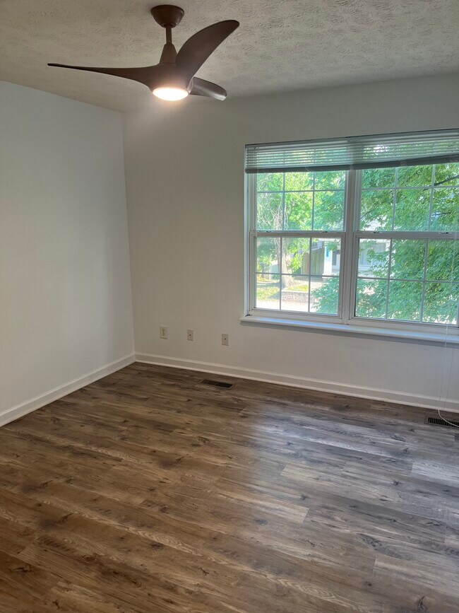 Building Photo - 1414 E New York St