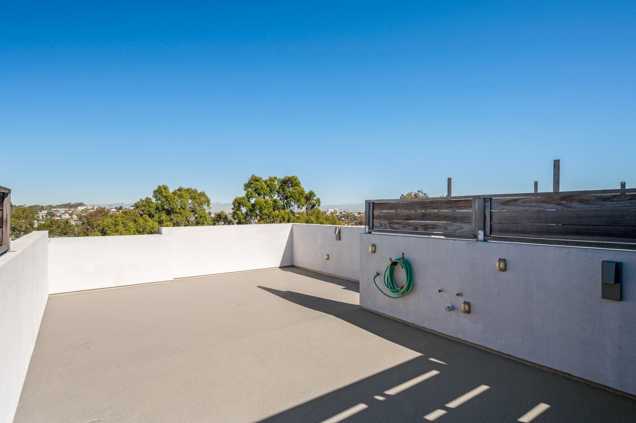 Building Photo - 1920 S Pacific Coast Hwy