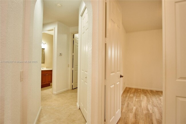 Building Photo - 2707 Center Ct Dr