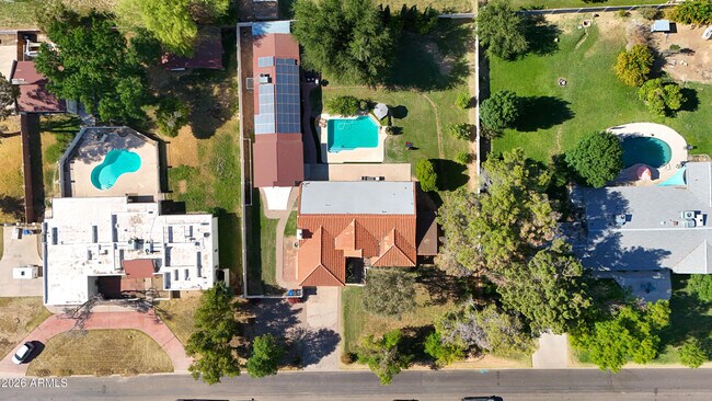 Building Photo - 10432 W Avalon Dr