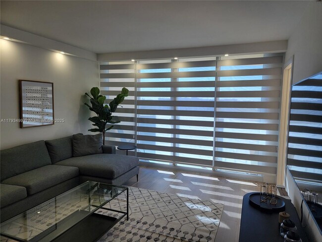 Building Photo - 2501 S Ocean Dr