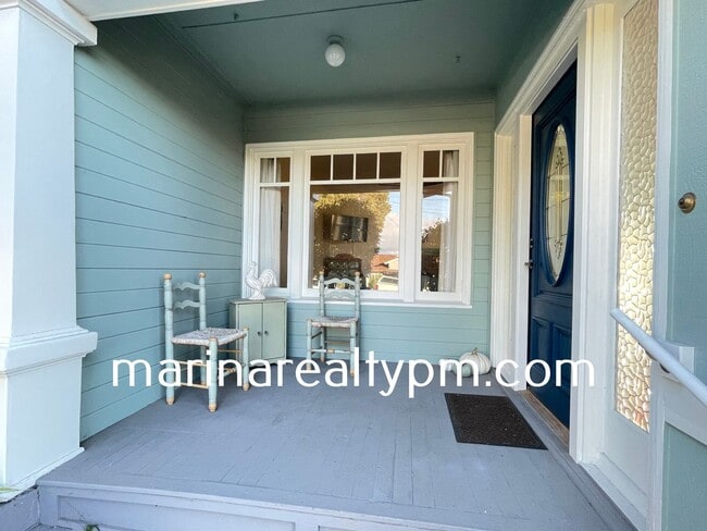 Building Photo - Welcome to this stunning 3 Bedroom 2 Bath Single Family Home in the charming town of Crockett, CA