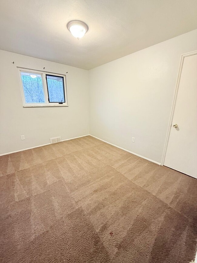 Building Photo - Beautiful Newly Renovated 3bd 1 bath Home in Penn Hills