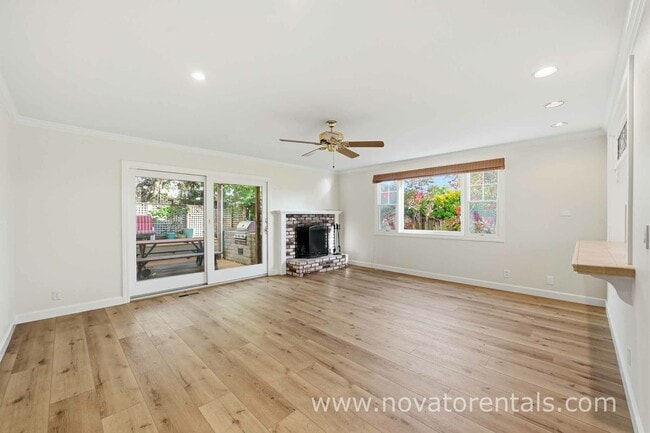 Building Photo - 40 Martinez Ct