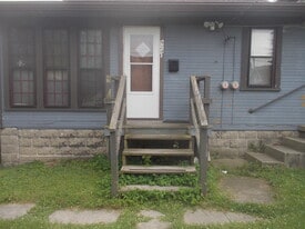 Entry door on north side of building - 924 E Main St