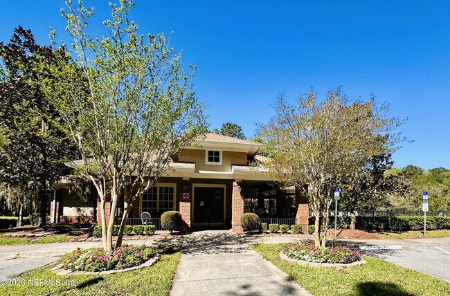 Building Photo - 8498 Climbing Ivy Trail S