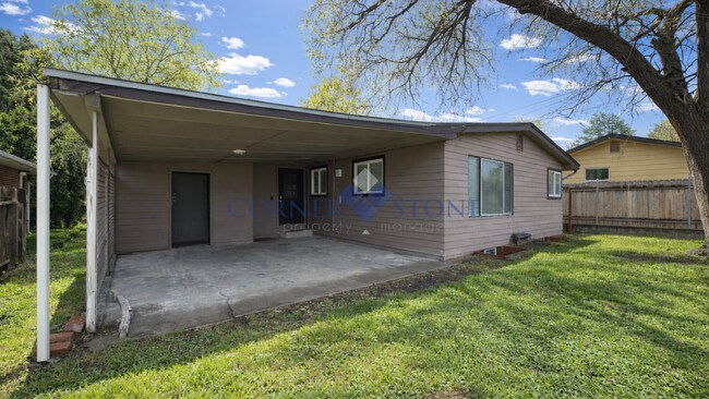 Building Photo - Large Spacious Home in Caldwell!