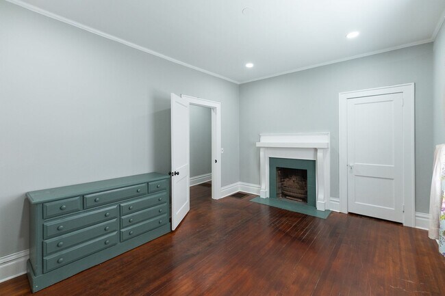 Building Photo - 501 Steele St