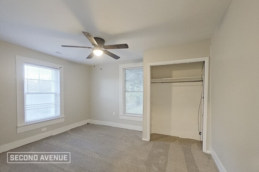 Building Photo - 1709 1st St S