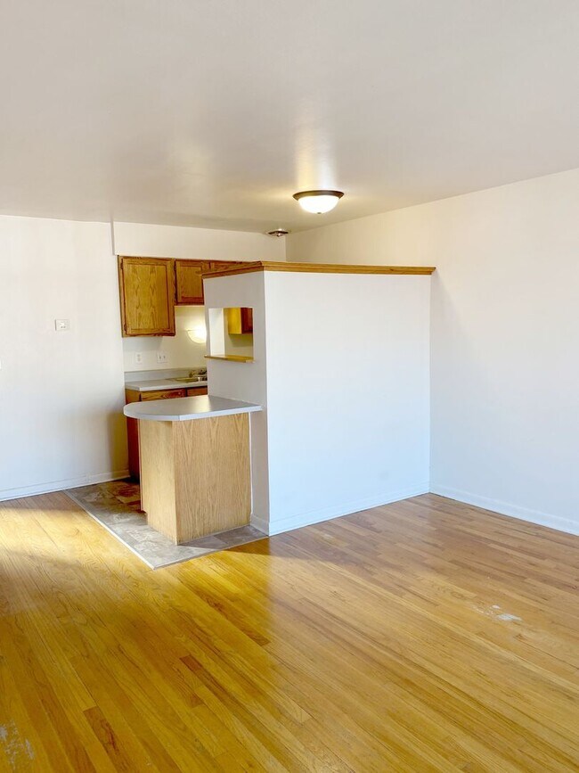 Interior Photo - Harney Square