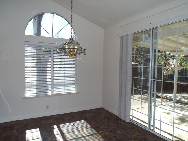 Building Photo - Gorgeous House in California Park Neighbor...