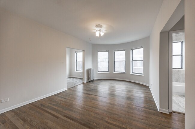 Building Photo - 7724 N Marshfield Ave