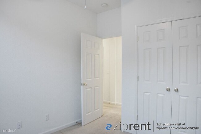 Building Photo - 4 br, 2 bath House - 1834 Zurlo Way, Sacra...