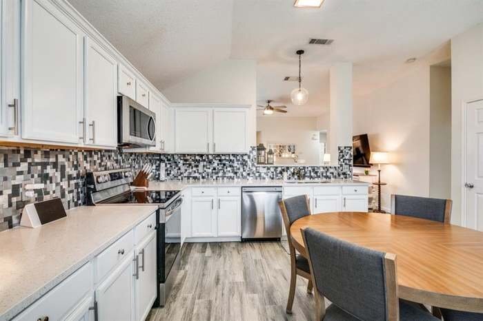 Building Photo - 372 Bayberry Dr