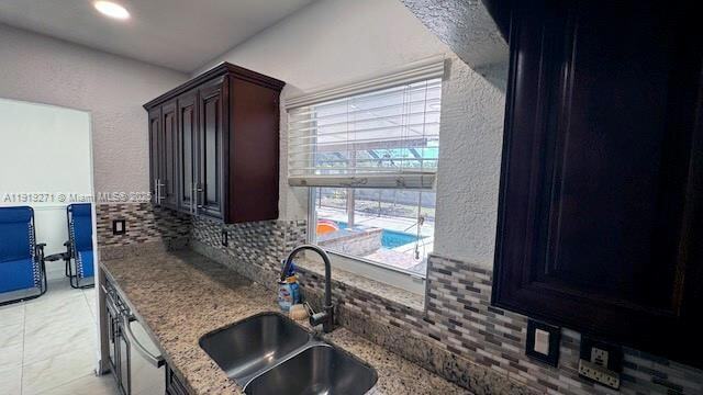 Building Photo - 6980 Scott St