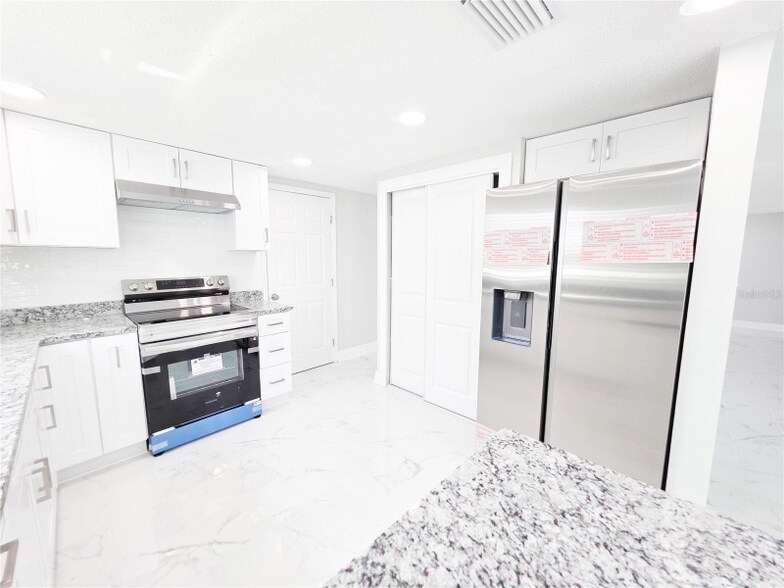 Building Photo - 7740 Sagebrush Dr