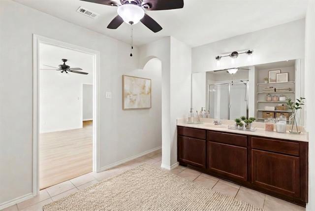 Building Photo - 230 Park Ave