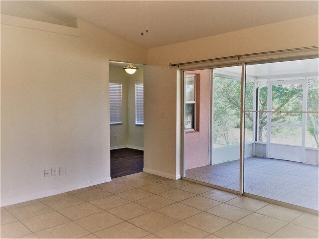 Building Photo - 12241 Woodglen Cir