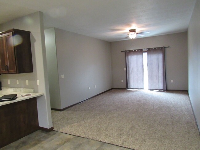 Building Photo - 6402 Keller Cr-- Twin Home