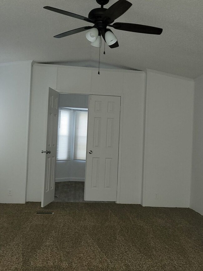 Building Photo - 596 Trollingwood Hawfields Rd