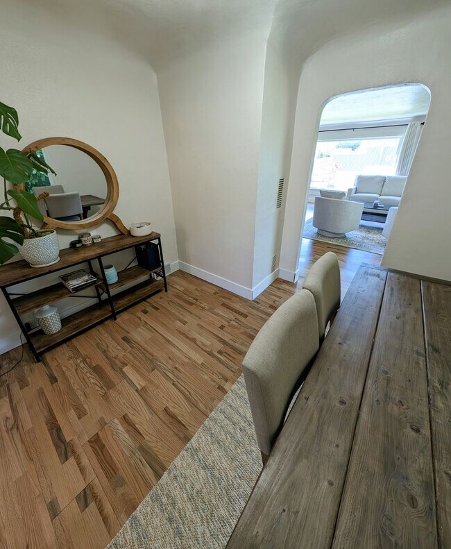 Building Photo - Updated 3 Bedroom Charmer in the Heart of ...