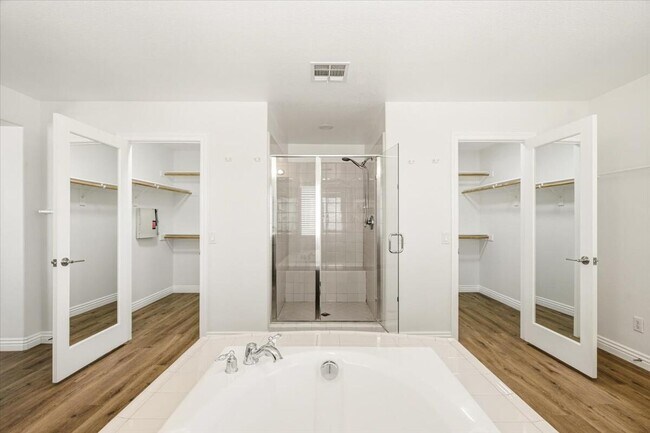 Building Photo - 37559 Durwent Dr