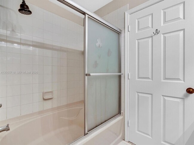 Building Photo - 4283 Vineyard Cir