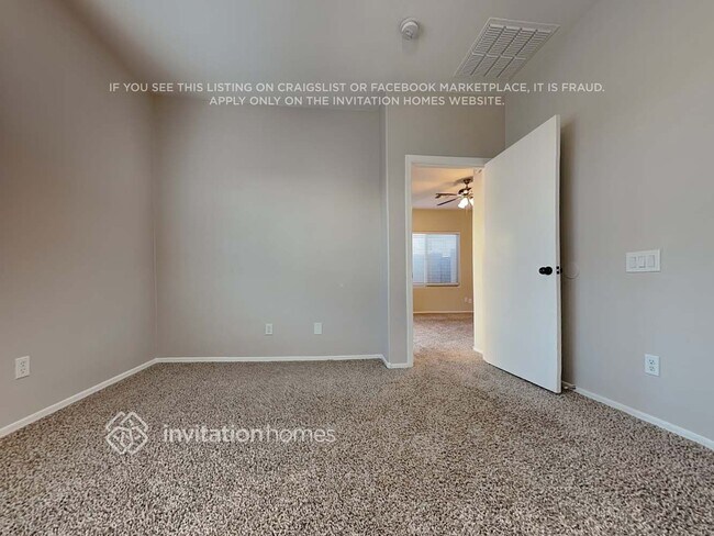 Building Photo - 10908 E Boston St