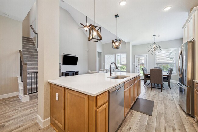 Building Photo - 11718 Lost Maples Springs Dr