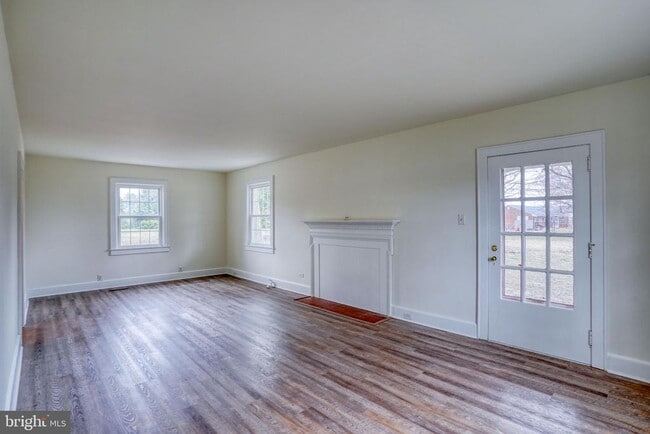 Building Photo - 1031 S Dupont Blvd