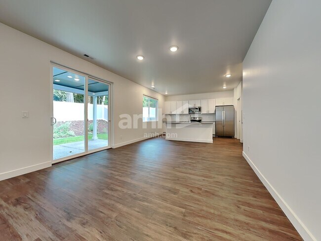 Building Photo - 8043 Dagny St SW
