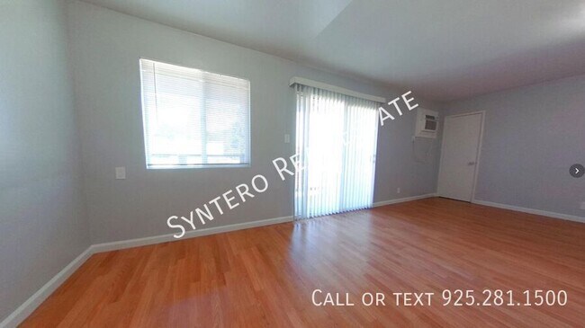 Building Photo - 4819 Clayton Rd