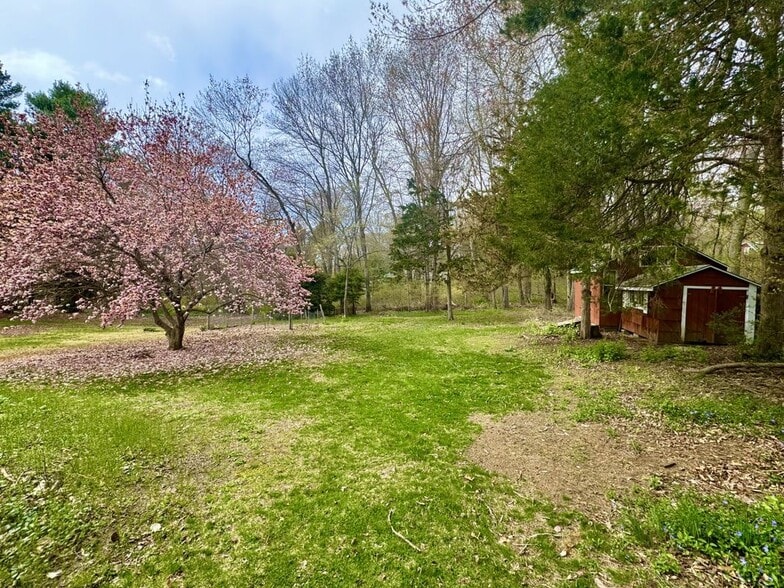 Building Photo - 14 Bower Rd