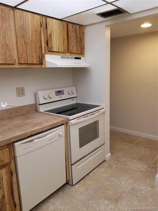 Building Photo - 8005 SW 107th Ave