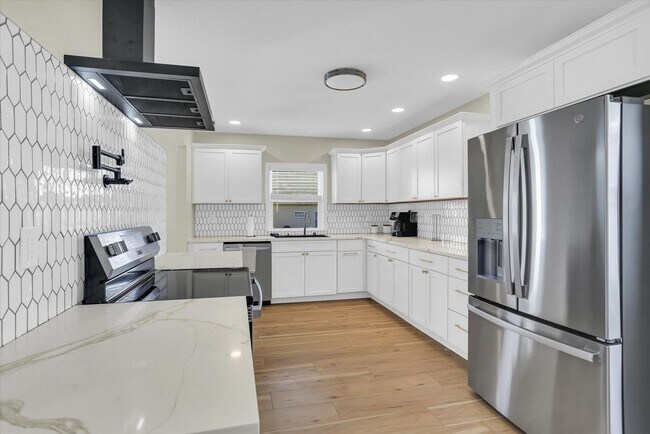 Building Photo - 4011 Danbury Dr